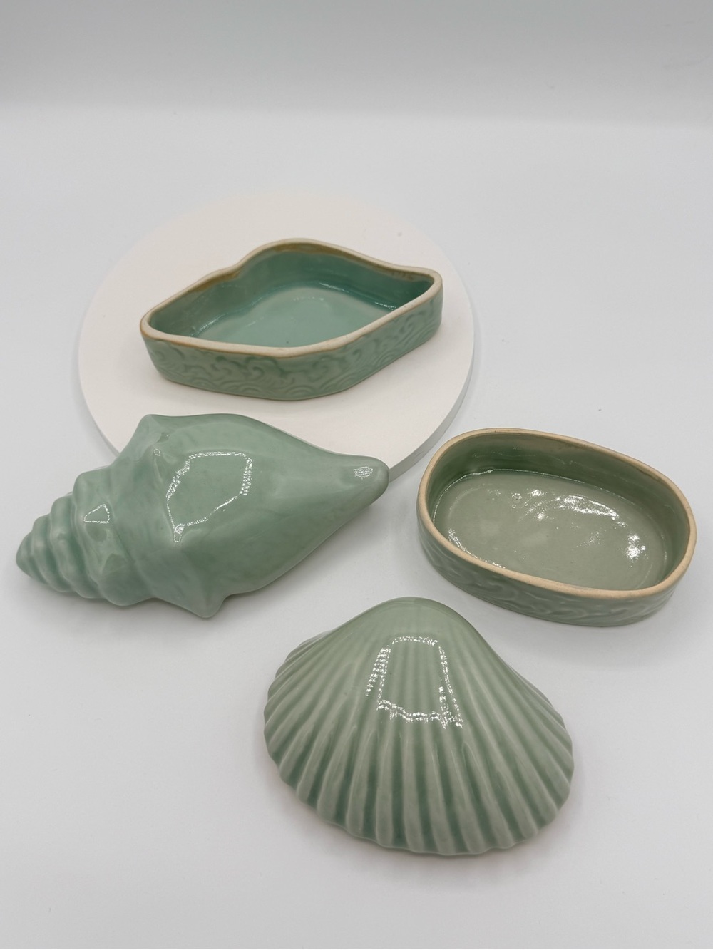 Celedon Ceramic Sea Shell Decorative Box - Sage Green - Picture 4 of 7